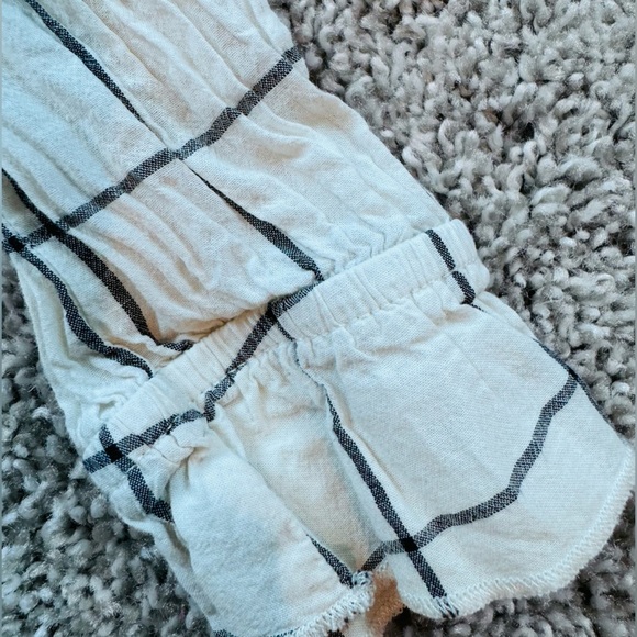 Art Class Girls' Ruffle Sleeve Blouse White Black Checkered Kids Shirt size 3T - Picture 5 of 8